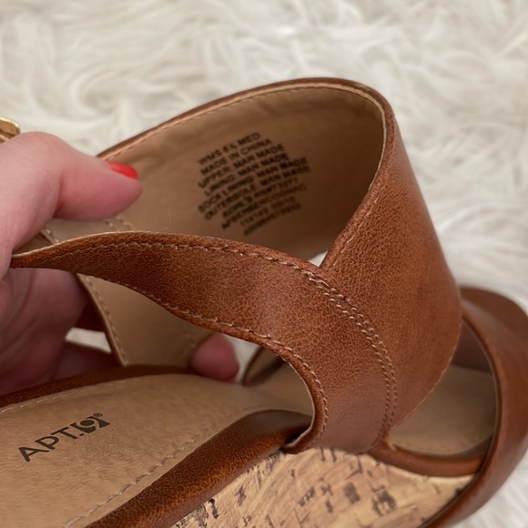 Apt. 9 wedges - Picture 5 of 6